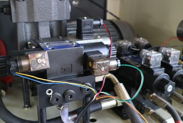 �Һ�ŷ��f��ԇ�C�ŷ��y��(n��i)���Y(ji��)��(g��u)